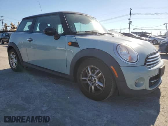 2013 MINI Hardtop с VIN WMWSU3C58DT692595, выставлен на аукционе Copart как лот 82598975 с пробегом 140 226 миль миль и Чистый • Clean title. История ставок и продаж доступна на DreamBid. Изображение 4.