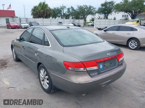 2007 Hyundai Azera SE с VIN KMHFC46F07A228889, выставлен на аукционе IAAI как лот 43084099 с пробегом 234 133 миль миль и . История ставок и продаж доступна на DreamBid. Изображение 6.