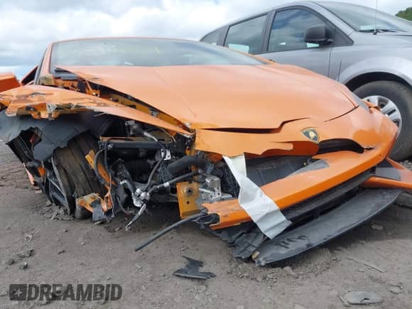 2015 Lamborghini Huracan z VIN ZHWUC1ZFXFLA02670, wystawiony jako IAAI lot #43213337 z przebiegiem 13 840 mil mil oraz . Historia ofert i sprzedaży dostępna na DreamBid. Obrazek 19.