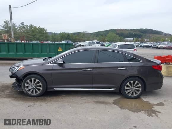 2016 Hyundai Sonata Limited with VIN 5NPE34AF3GH392685, listed as a IAAI auction lot 43329918 with 67,930 mi miles and . Bid and sale history available at DreamBid. Image 15.