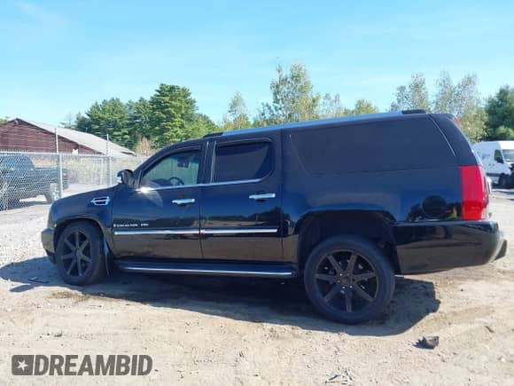 2007 Cadillac Escalade ESV with VIN 1GYFK66897R172600, listed as a IAAI auction lot 43252792 with 183,049 mi miles and . Bid and sale history available at DreamBid. Image 14.