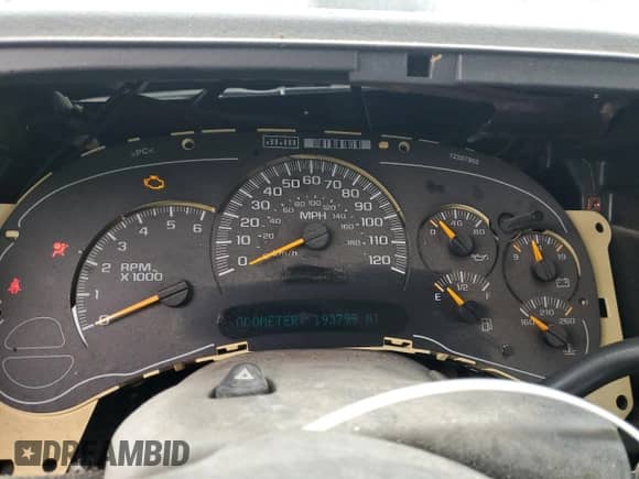 2005 GMC Sierra 1500 Work Truck with VIN 1GTEC14V75Z230033, listed as a Copart auction lot 84648764 with 193,799 mi miles and Salvage title. Bid and sale history available at DreamBid. Image 9.
