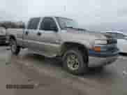 2002 Chevrolet Silverado 2500HD LS z VIN 1GCHK23G22F118262, wystawiony jako Copart lot #85195324 z przebiegiem 245 570 mil mil oraz Szkoda całkowita • Salvage title. Historia ofert i sprzedaży dostępna na DreamBid. Obrazek 4.