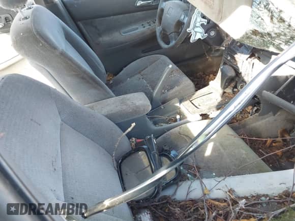 1997 Honda Accord LX with VIN 1HGCD5635VA220267, listed as a IAAI auction lot 43246438 with 260,776 mi miles and . Bid and sale history available at DreamBid. Image 5.