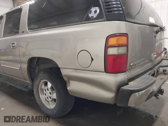 2002 Chevrolet Suburban Z71 with VIN 3GNFK16Z72G326643, listed as a IAAI auction lot 42305766 with 244,434 mi miles and . Bid and sale history available at DreamBid. Image 6.