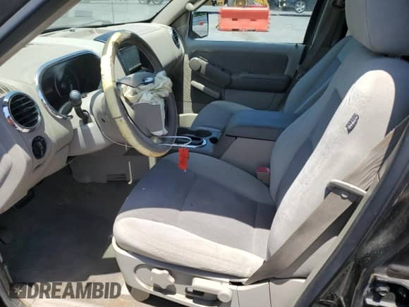 2007 Ford Explorer XLT z VIN 1FMEU73857UB57638, wystawiony jako Copart lot #61442255 z przebiegiem 222 122 mil mil oraz Szkoda całkowita • Salvage title. Historia ofert i sprzedaży dostępna na DreamBid. Obrazek 7.