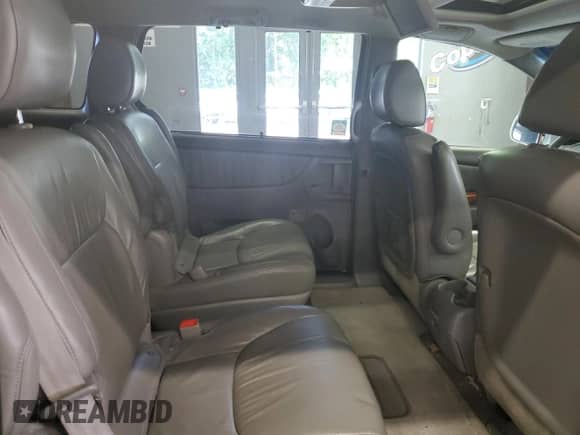 2010 Toyota Sienna XLE с VIN 5TDDK4CC7AS029499, выставлен на аукционе Copart как лот 67858935 с пробегом 227 184 миль миль и Чистый • Clean title. История ставок и продаж доступна на DreamBid. Изображение 11.