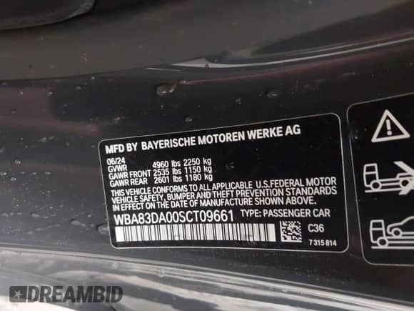 2025 BMW 4 Series M440i xDrive with VIN WBA83DA00SCT09661, listed as a IAAI auction lot 42591731 with 3,923 mi miles and . Bid and sale history available at DreamBid. Image 9.