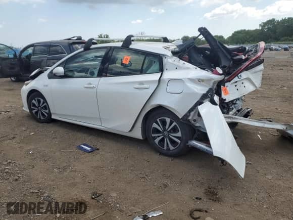 2018 Toyota Prius Plus with VIN JTDKARFP3J3100530, listed as a Copart auction lot 62998575 with Not provided miles and Salvage title. Bid and sale history available at DreamBid. Image 2.