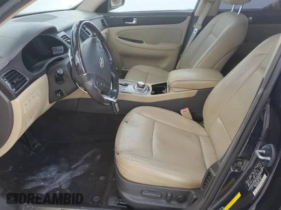 2011 Hyundai Genesis z VIN KMHGC4DF7BU139819, wystawiony jako Copart lot #77091184 z przebiegiem 179 787 mil mil oraz Nie do naprawy • Non repairable. Historia ofert i sprzedaży dostępna na DreamBid. Obrazek 7.