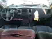 2007 Dodge 1500 ST z VIN 1D7HA18P27S206240, wystawiony jako Copart lot #73577252 z przebiegiem 118 507 mil mil oraz Czysty tytuł • Clean title. Historia ofert i sprzedaży dostępna na DreamBid. Obrazek 8.