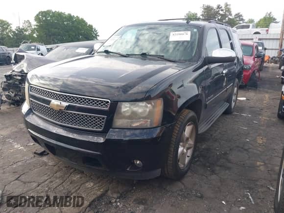2008 Chevrolet Tahoe 1LT z VIN 1GNFC13088R194195, wystawiony jako IAAI lot #42198876 z przebiegiem 137 524 mil mil oraz . Historia ofert i sprzedaży dostępna na DreamBid. Obrazek 2.