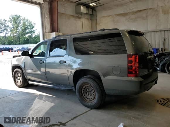 2011 Chevrolet Suburban LT with VIN 1GNSCJE06BR226046, listed as a Copart auction lot 66680805 with 190,288 mi miles and Non repairable. Bid and sale history available at DreamBid. Image 2.
