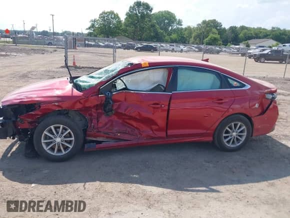 2018 Hyundai Sonata SE с VIN 5NPE24AF1JH606504, выставлен на аукционе IAAI как лот 42820000 с пробегом Не указан миль и . История ставок и продаж доступна на DreamBid. Изображение 14.