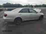 2006 Toyota Camry STD z VIN 4T1BE32K06U117407, wystawiony jako Copart lot #71729545 z przebiegiem Nie podano mil oraz Szkoda całkowita • Salvage title. Historia ofert i sprzedaży dostępna na DreamBid. Obrazek 3.