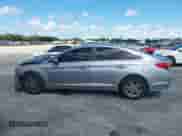 2017 Hyundai Sonata SE с VIN 5NPE24AFXHH566871, выставлен на аукционе IAAI как лот 43361778 с пробегом 168 484 миль миль и . История ставок и продаж доступна на DreamBid. Изображение 14.