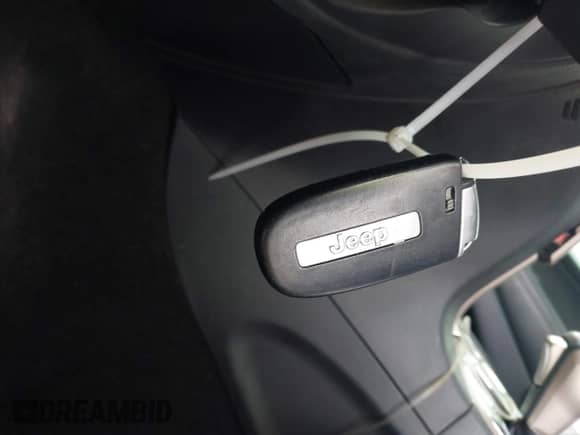 2017 Jeep Grand Cherokee Limited z VIN 1C4RJFBG2HC625186, wystawiony jako IAAI lot #43371268 z przebiegiem 120 604 mil mil oraz . Historia ofert i sprzedaży dostępna na DreamBid. Obrazek 11.