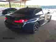 2022 BMW 5 Series 530i xDrive z VIN WBA13BJ00NWX68729, wystawiony jako IAAI lot #40161582 z przebiegiem 76 676 mil mil oraz . Historia ofert i sprzedaży dostępna na DreamBid. Obrazek 4.