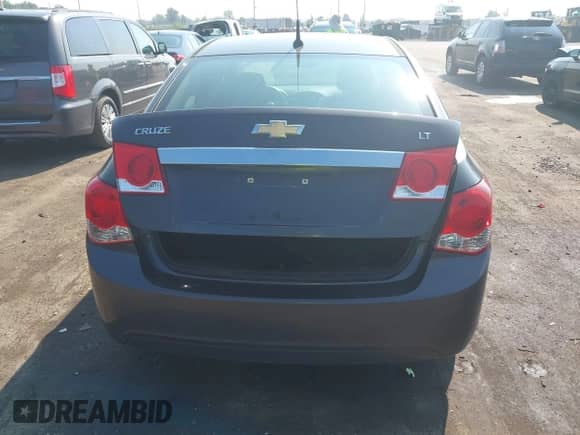 2014 Chevrolet Cruze 1LT с VIN 1G1PC5SB2E7182194, выставлен на аукционе IAAI как лот 42993632 с пробегом 184 775 миль миль и . История ставок и продаж доступна на DreamBid. Изображение 16.