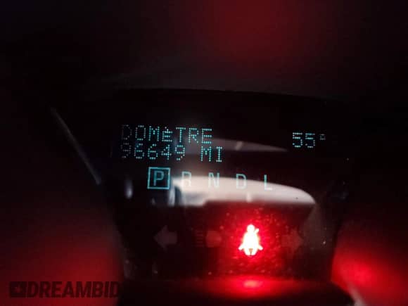 2011 Chevrolet Traverse LS z VIN 1GNKREED3BJ177279, wystawiony jako Copart lot #86837255 z przebiegiem 196 649 mil mil oraz Szkoda całkowita • Salvage title. Historia ofert i sprzedaży dostępna na DreamBid. Obrazek 9.