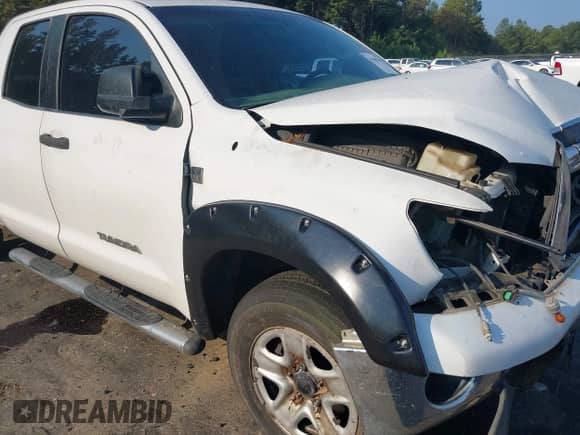 2007 Toyota Tundra SR5 с VIN 5TFBT54177X008291, выставлен на аукционе IAAI как лот 43185810 с пробегом 248 297 миль миль и . История ставок и продаж доступна на DreamBid. Изображение 19.