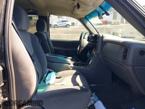 2003 GMC Sierra 1500 SLT z VIN 1GTEK19TX3Z135909, wystawiony jako IAAI lot #41821797 z przebiegiem 48 328 mil mil oraz . Historia ofert i sprzedaży dostępna na DreamBid. Obrazek 5.