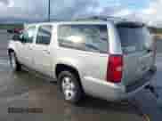 2009 Chevrolet Suburban 2LT z VIN 1GNFC26029R231745, wystawiony jako IAAI lot #43550358 z przebiegiem 388 966 mil mil oraz . Historia ofert i sprzedaży dostępna na DreamBid. Obrazek 3.