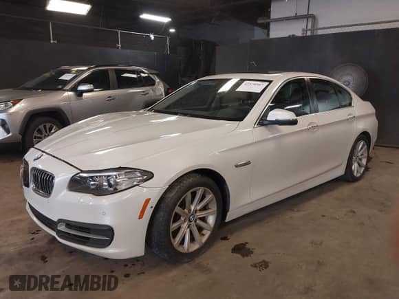 2014 BMW 5 Series 535i xDrive с VIN WBA5B3C59ED292432, выставлен на аукционе IAAI как лот 42570507 с пробегом 133 686 миль миль и . История ставок и продаж доступна на DreamBid. Изображение 16.