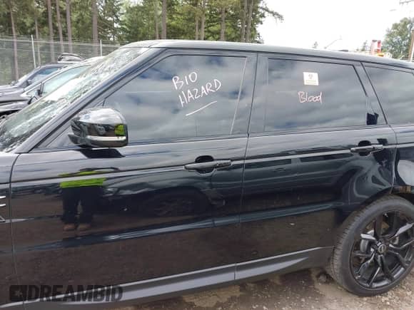 2020 Land Rover Range Rover Sport SE z VIN SALWG2SU5LA741348, wystawiony jako IAAI lot #39484742 z przebiegiem 57 216 mil mil oraz . Historia ofert i sprzedaży dostępna na DreamBid. Obrazek 14.