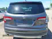 2020 Honda Pilot Touring 7-Passenger z VIN 5FNYF5H69LB015626, wystawiony jako IAAI lot #42319992 z przebiegiem 134 084 mil mil oraz . Historia ofert i sprzedaży dostępna na DreamBid. Obrazek 16.