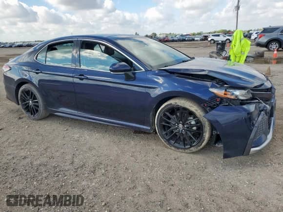 2021 Toyota Camry XSE with VIN 4T1K61AK6MU484599, listed as a Copart auction lot 82069785 with 61,740 mi miles and Salvage title. Bid and sale history available at DreamBid. Image 4.
