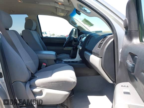 2009 Toyota Tundra SR5 with VIN 5TFBV54189X086379, listed as a IAAI auction lot 42213632 with 157,677 mi miles and . Bid and sale history available at DreamBid. Image 5.