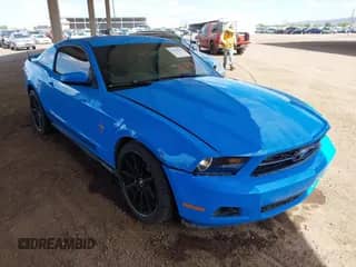 2014 Ford Mustang V6 with VIN 1ZVBP8AM7E5331069, listed as a IAAI auction lot 43133962 with 116,087 mi miles and . Bid and sale history available at DreamBid. Image 1.