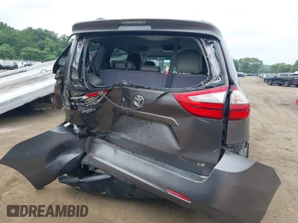 2015 Toyota Sienna LE AAS с VIN 5TDKK3DC6FS598495, выставлен на аукционе IAAI как лот 42870508 с пробегом 75 134 миль миль и . История ставок и продаж доступна на DreamBid. Изображение 16.