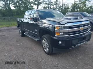 2019 Chevrolet Silverado 2500HD High Country z VIN 1GC1KUEY8KF135117, wystawiony jako IAAI lot #43357487 z przebiegiem Nie podano mil oraz . Historia ofert i sprzedaży dostępna na DreamBid. Obrazek 1.