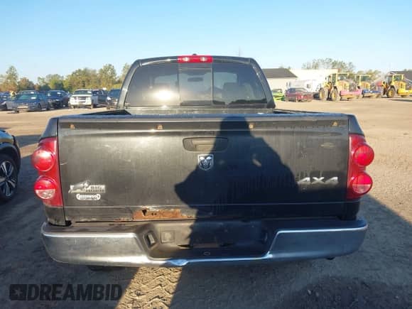 2008 Dodge 1500 SLT с VIN 1D7HU18208J234508, выставлен на аукционе IAAI как лот 43366600 с пробегом 106 454 миль миль и . История ставок и продаж доступна на DreamBid. Изображение 17.