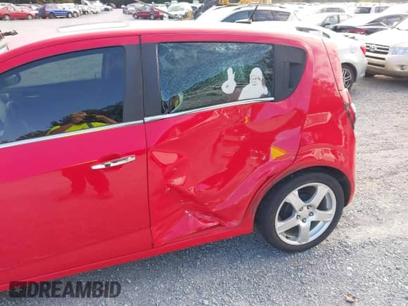 2014 Chevrolet Sonic LTZ с VIN 1G1JE6SB2E4151261, выставлен на аукционе IAAI как лот 43149278 с пробегом 87 555 миль миль и . История ставок и продаж доступна на DreamBid. Изображение 6.