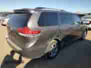 2011 Toyota Sienna LE с VIN 5TDKK3DC0BS129655, выставлен на аукционе Copart как лот 90836755 с пробегом 189 726 миль миль и Чистый • Clean title. История ставок и продаж доступна на DreamBid. Изображение 3.