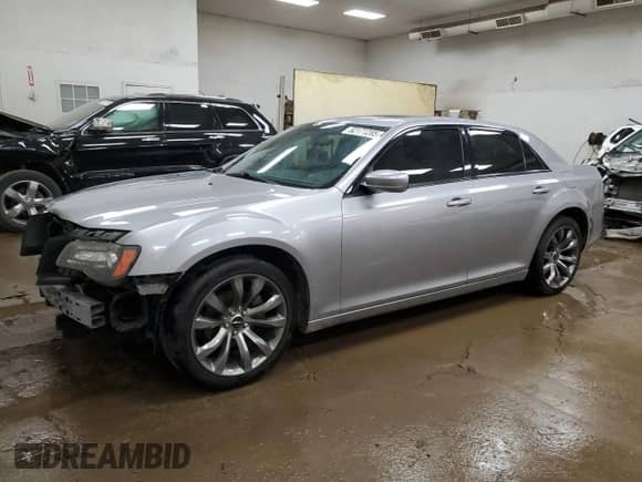 2014 Chrysler 300 S with VIN 2C3CCABG6EH291521, listed as a Copart auction lot 62171285 with 95,706 mi miles and Clean title. Bid and sale history available at DreamBid. Image 1.