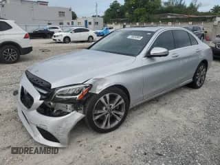 2020 Mercedes-Benz C 300 z VIN WDDWF8DB3LR545201, wystawiony jako Copart lot #70820365 z przebiegiem 80 681 mil mil oraz Nie do naprawy • Non repairable. Historia ofert i sprzedaży dostępna na DreamBid. Obrazek 1.