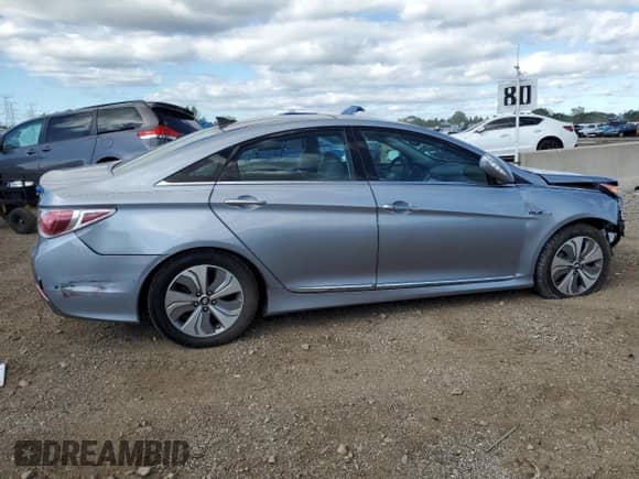 2015 Hyundai Sonata Limited z VIN KMHEC4A45FA122728, wystawiony jako Copart lot #69612315 z przebiegiem 40 567 mil mil oraz Szkoda całkowita • Salvage title. Historia ofert i sprzedaży dostępna na DreamBid. Obrazek 3.