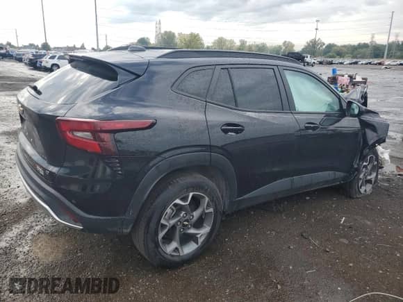 2024 Chevrolet Trax LT with VIN KL77LHE22RC240870, listed as a Copart auction lot 82048485 with 19,337 mi miles and Clean title. Bid and sale history available at DreamBid. Image 3.