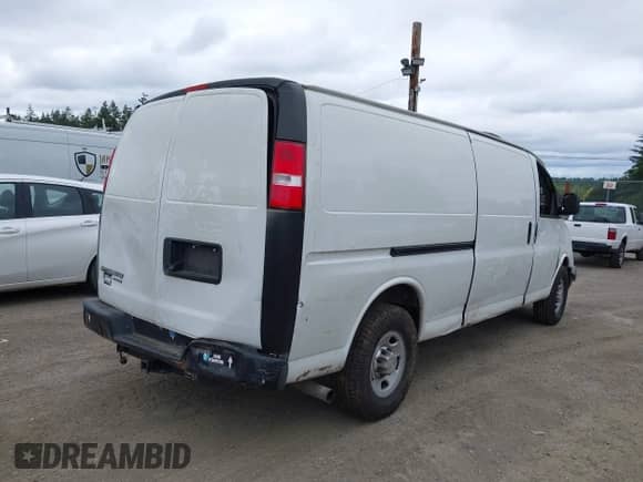 2013 Chevrolet Express Cargo z VIN 1GCWGGBA9D1163007, wystawiony jako IAAI lot #42438809 z przebiegiem Nie podano mil oraz . Historia ofert i sprzedaży dostępna na DreamBid. Obrazek 4.