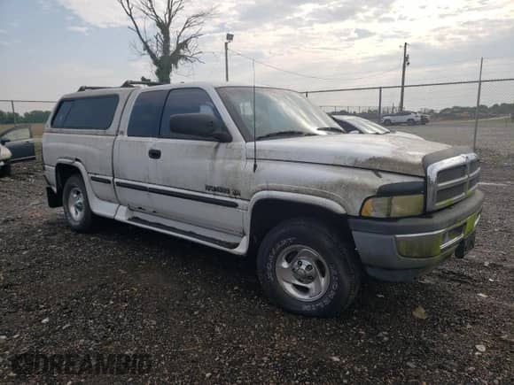 1998 Dodge 1500 с VIN 1B7HF13ZXWJ157507, выставлен на аукционе Copart как лот 60220805 с пробегом Не указан миль и Списание • Salvage title. История ставок и продаж доступна на DreamBid. Изображение 4.
