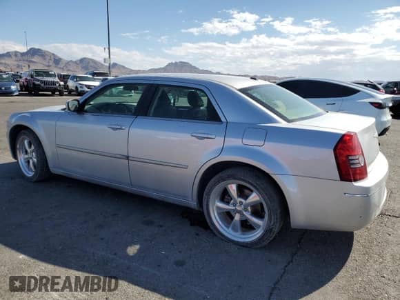 2009 Chrysler 300 Touring с VIN 2C3KA53V59H632158, выставлен на аукционе Copart как лот 65571265 с пробегом 256 000 миль миль и Списание • Salvage title. История ставок и продаж доступна на DreamBid. Изображение 2.