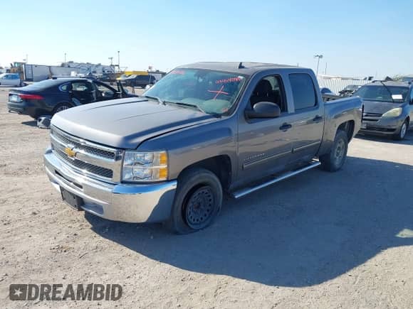 2012 Chevrolet Silverado 1500 LS z VIN 3GCPCREA2CG304751, wystawiony jako IAAI lot #43454086 z przebiegiem 201 223 mil mil oraz . Historia ofert i sprzedaży dostępna na DreamBid. Obrazek 17.