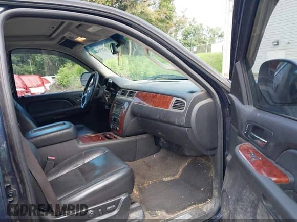 2009 Chevrolet Avalanche LTZ z VIN 3GNFK32089G229223, wystawiony jako IAAI lot #43428739 z przebiegiem 198 716 mil mil oraz . Historia ofert i sprzedaży dostępna na DreamBid. Obrazek 5.