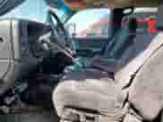 2002 Chevrolet Silverado 3500 z VIN 1GCJC33122F130105, wystawiony jako Copart lot #54415455 z przebiegiem Nie podano mil oraz Czysty tytuł • Clean title. Historia ofert i sprzedaży dostępna na DreamBid. Obrazek 7.