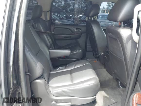 2013 Chevrolet Suburban LTZ with VIN 1GNSKKE73DR101529, listed as a IAAI auction lot 42414392 with Not provided miles and . Bid and sale history available at DreamBid. Image 8.