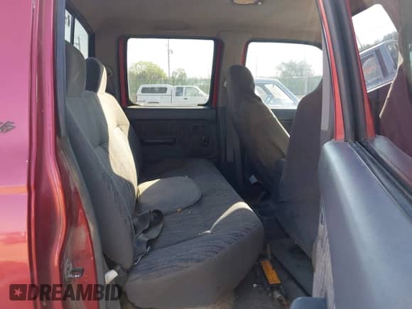 2000 Nissan Frontier XE with VIN 1N6ED27T2YC369522, listed as a IAAI auction lot 43337366 with 286,244 mi miles and . Bid and sale history available at DreamBid. Image 8.